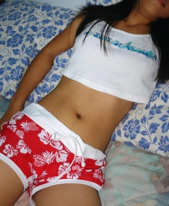 Азалия, 20 лет, 2 размер груди